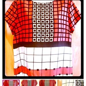Anne Klein weekend collection. Red/Black/White funkyS/S Top, boxy fit. Side slit